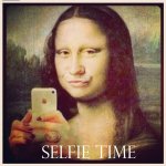 Mona-Lisa-undercover-piece-of-art-funny-pictures-laughing-time-taking-selfie.jpg